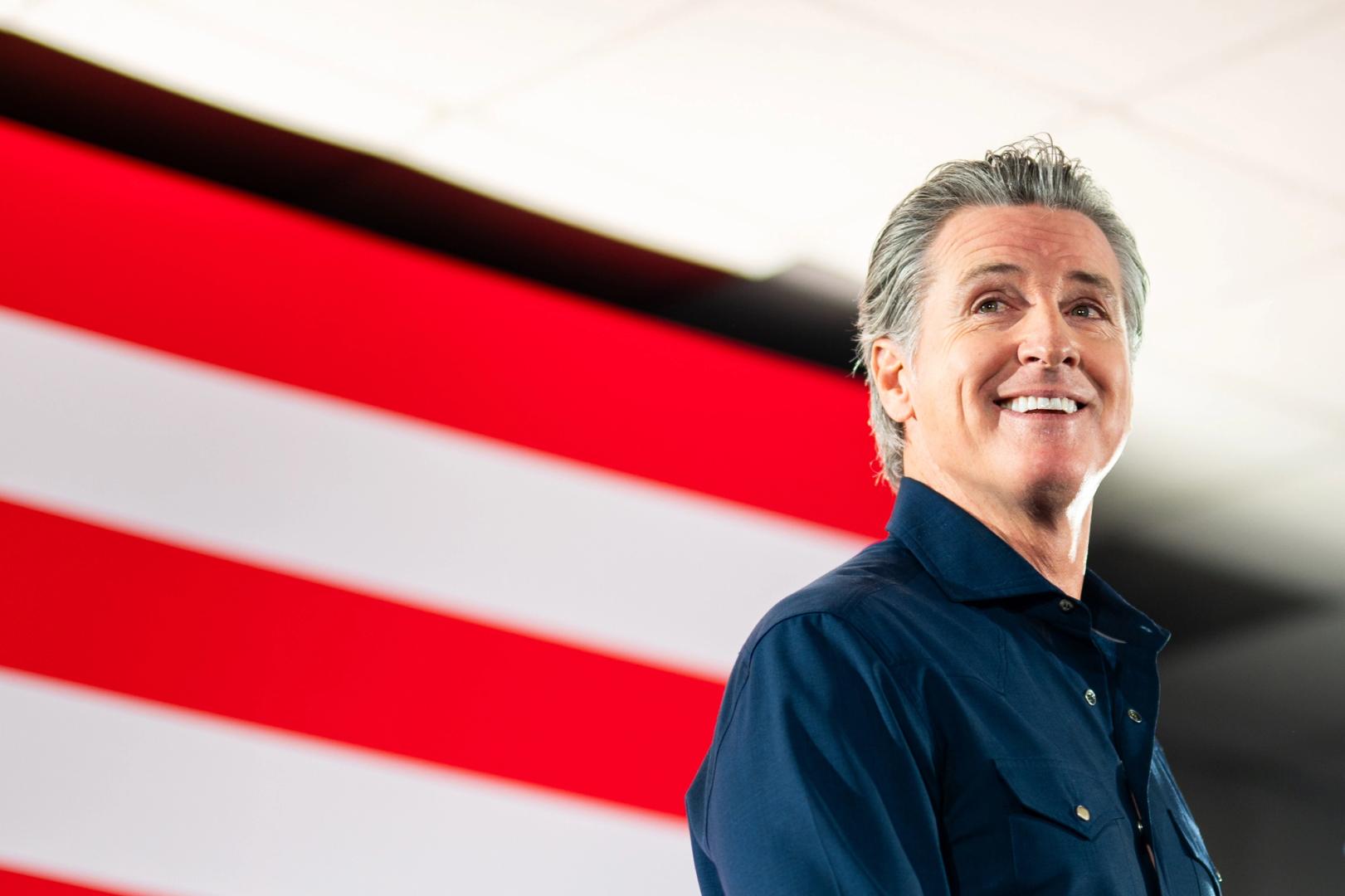 Newsom của California ký lệnh cấm memecoin và gọi nó là 'Đối lập với Trump'