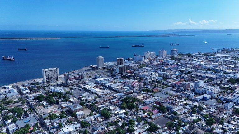 Các nhà lập pháp Jamaica tranh luận về luật mới để quản lý các công ty tiền điện tử