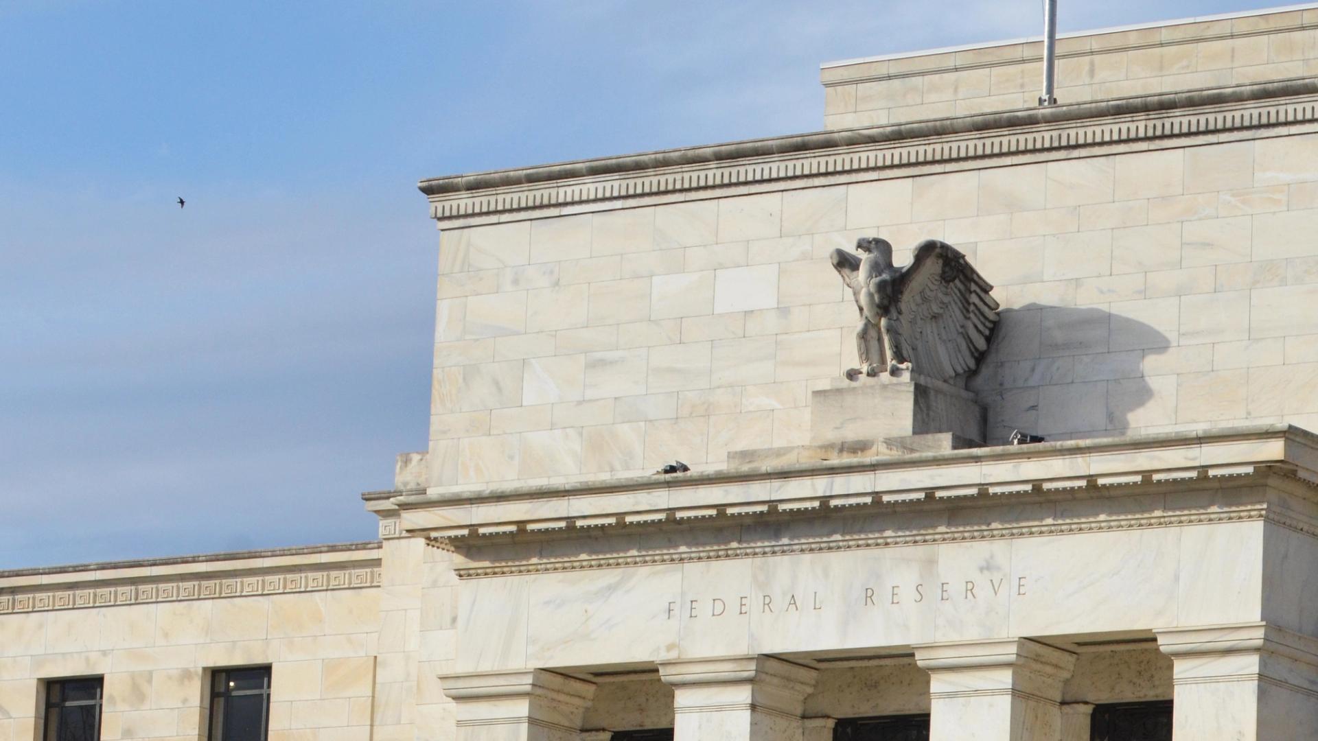 U.S. Federal Reserve moves on proposals to implement GENIUS Act for stablecoins