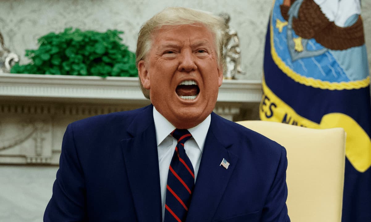 Giá bitcoin lại chịu áp lực khi Trump được cho là từ chối thỏa thuận hòa bình Iran